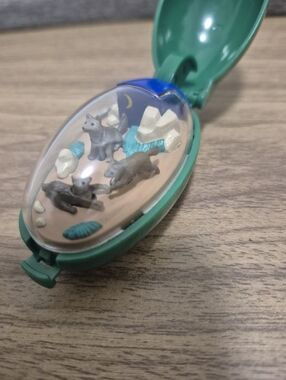1993 Vintage Wolf Family Takara Pocket Critter